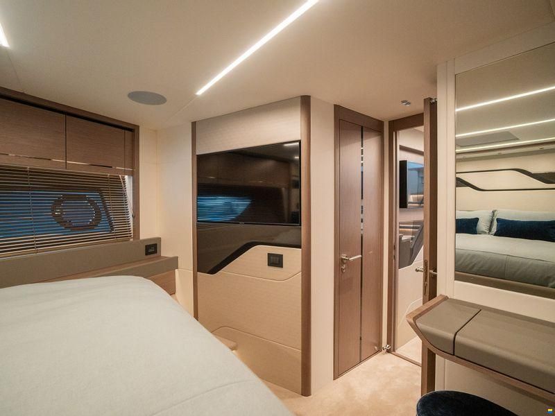 Sunseeker 74 Sport Yacht