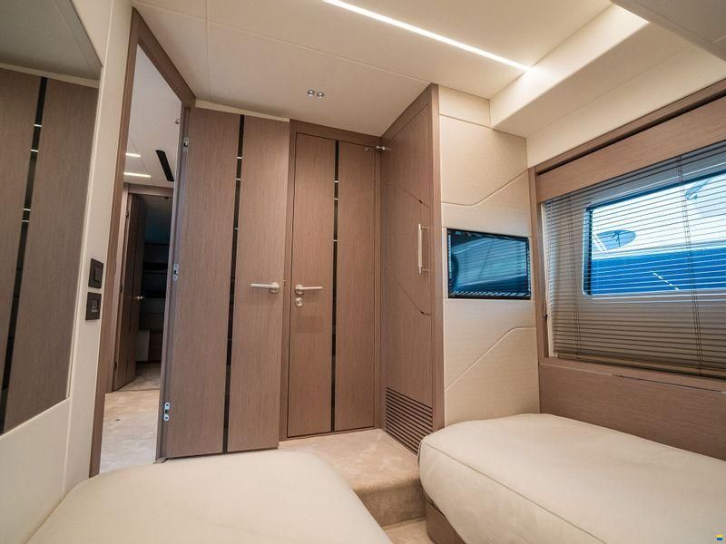 Sunseeker 74 Sport Yacht