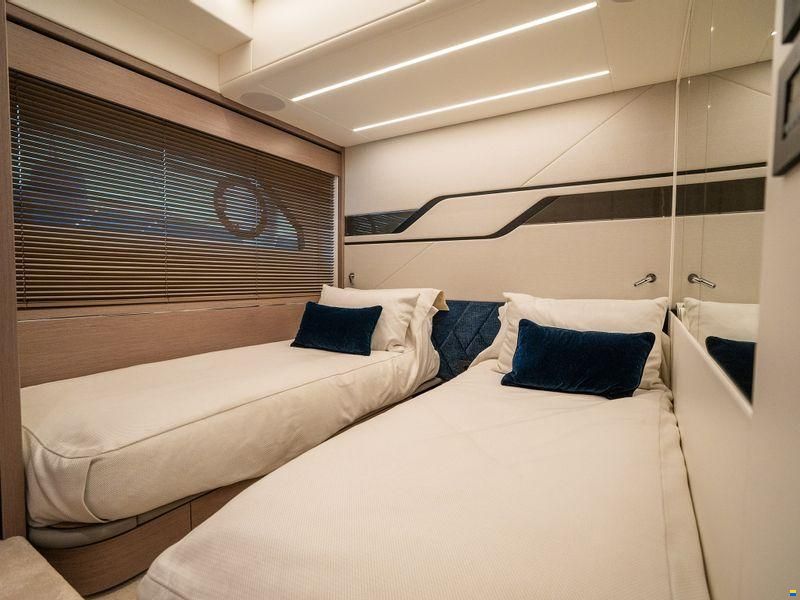 Sunseeker 74 Sport Yacht