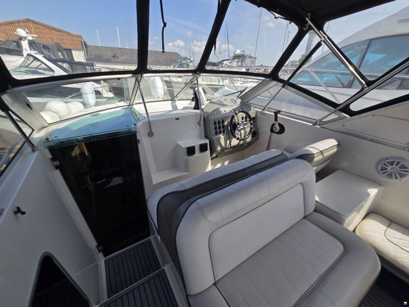 Maxum 2700