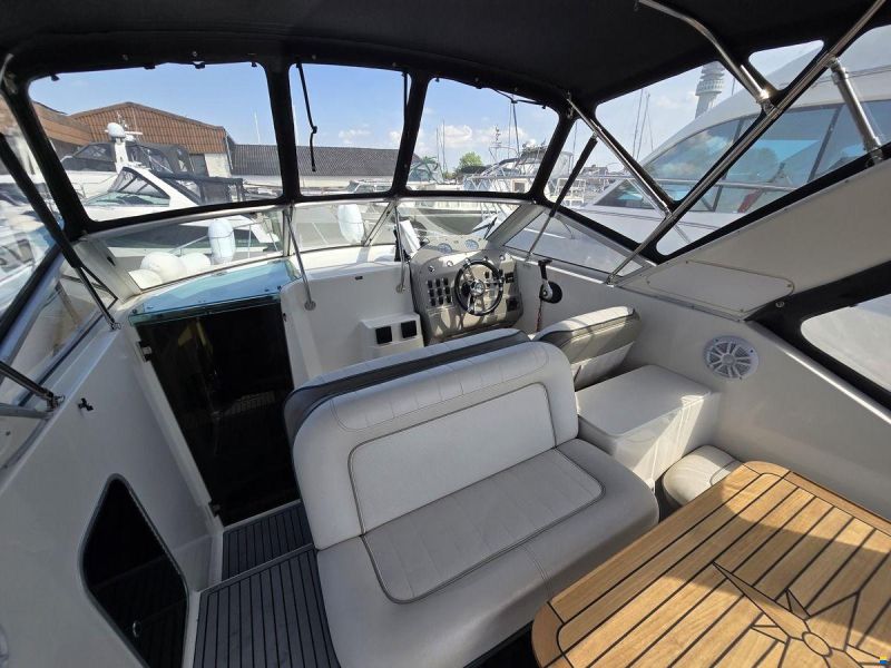 Maxum 2700