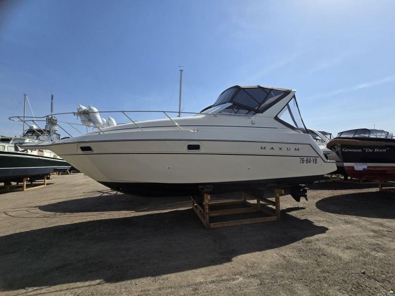 Maxum 2700