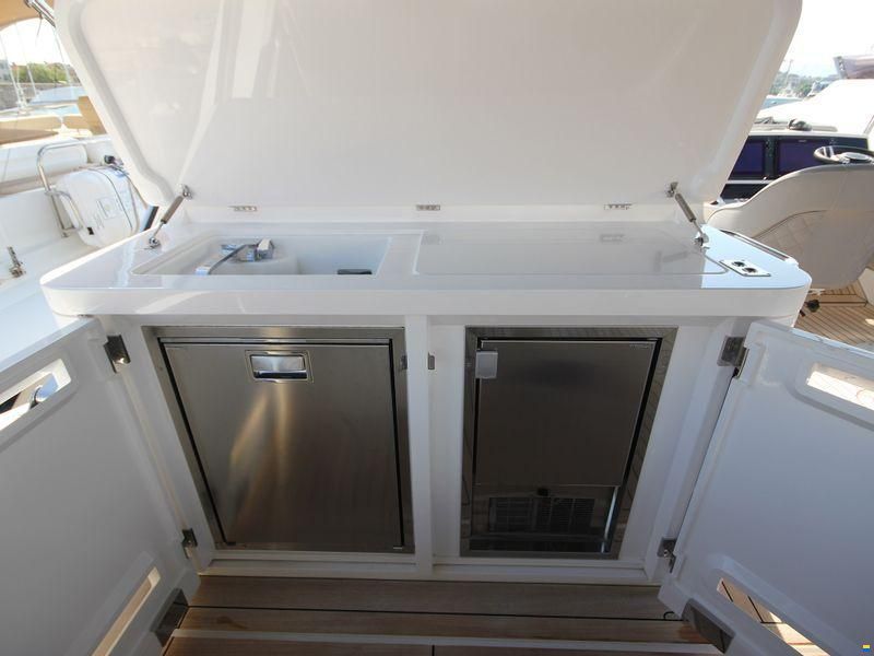 Sunseeker Manhattan 55