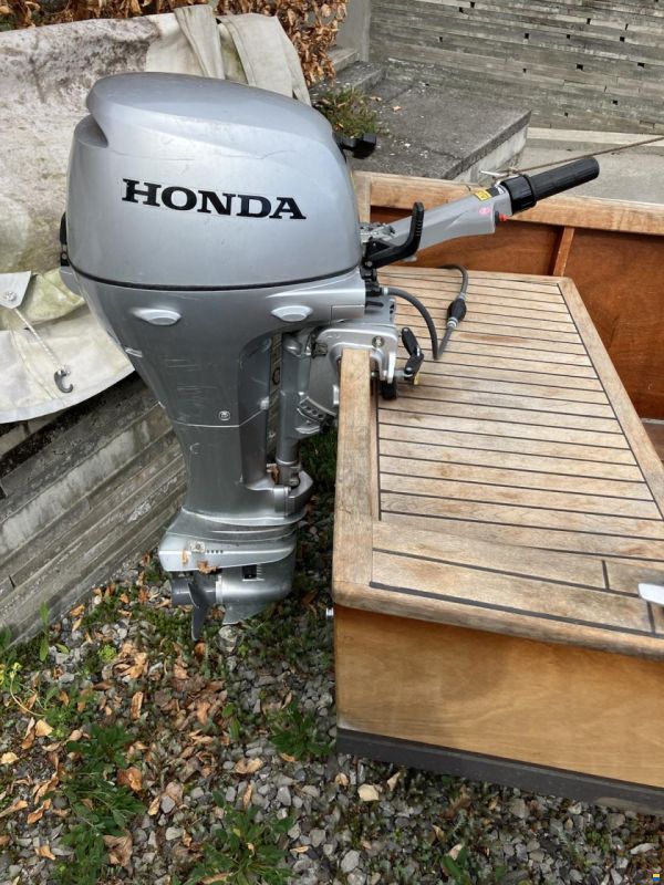 Holzboot in Weidlingsform-Matter Bootbau