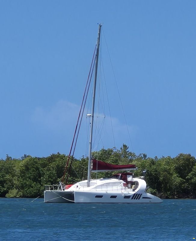 Dean Catamarans 5000