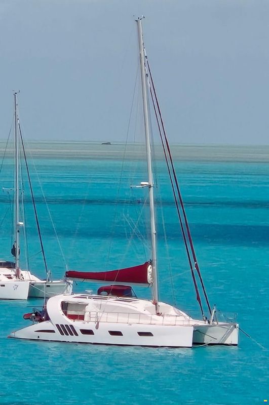Dean Catamarans 5000