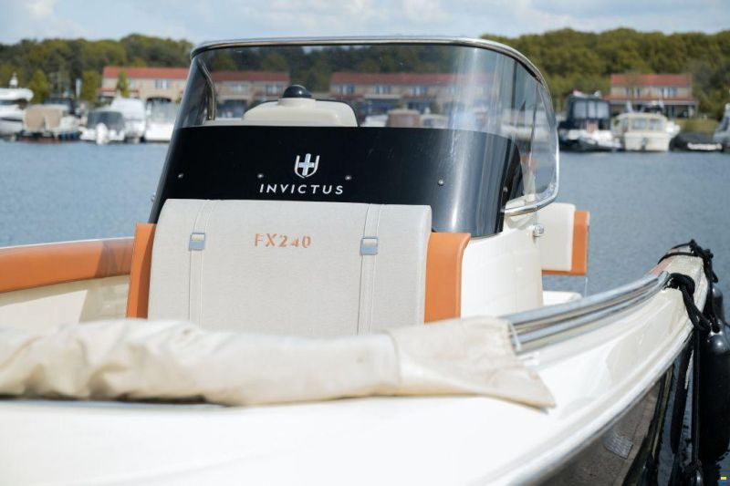 Invictus 240 fx