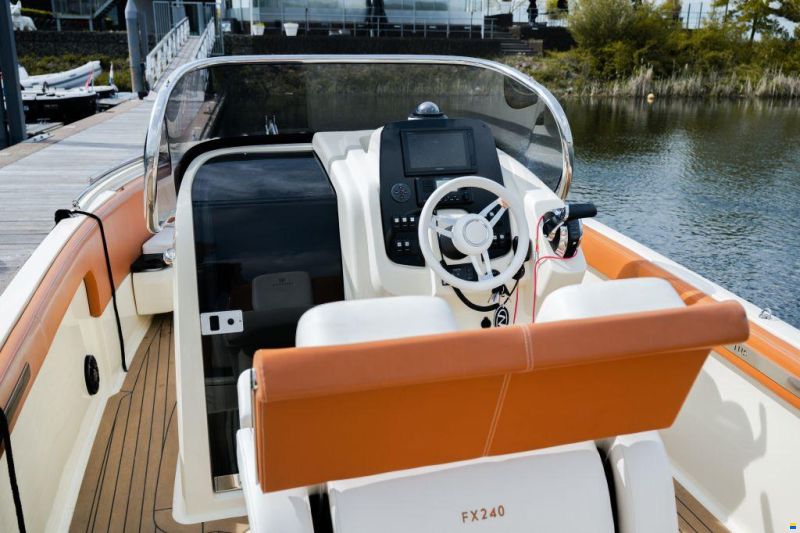 Invictus 240 fx