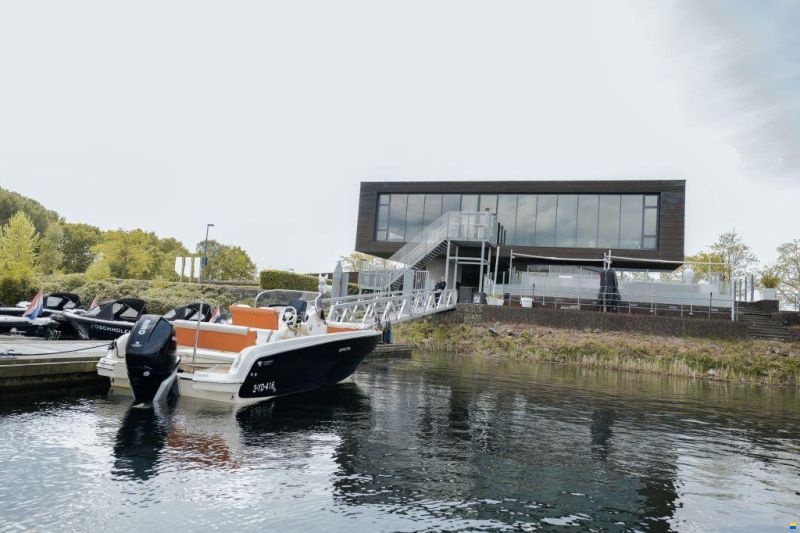Invictus 240 fx