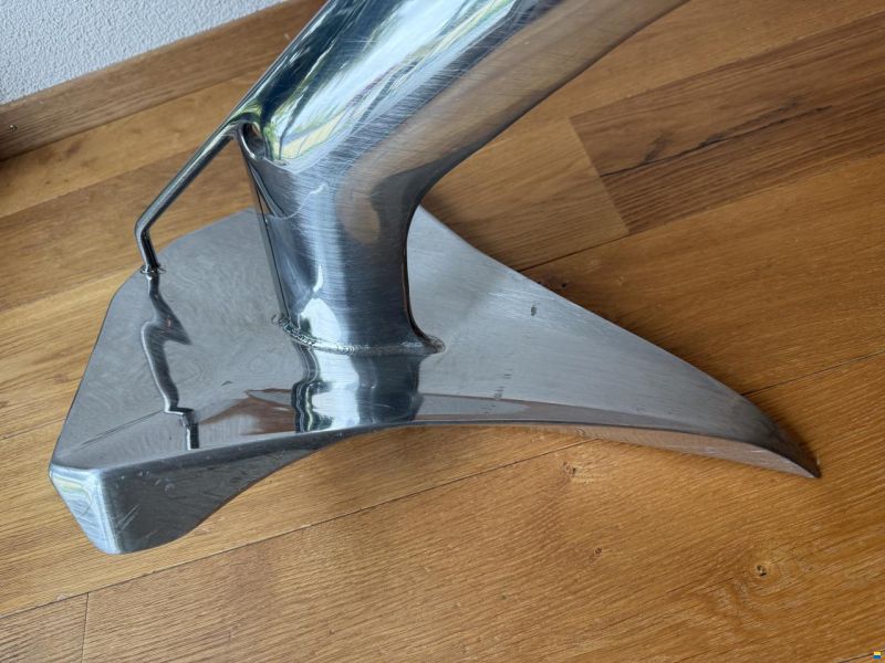Ultra Marine Anker 16kg mit Ankerwirbel