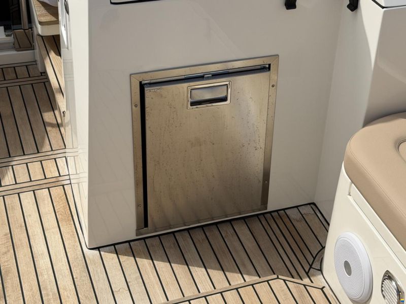 Nuova Jolly Prince 33 Sport Cabin