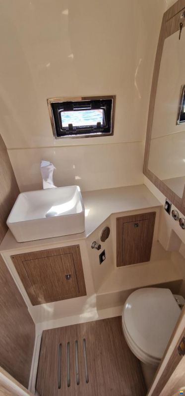 Nuova Jolly Prince 33 Sport Cabin