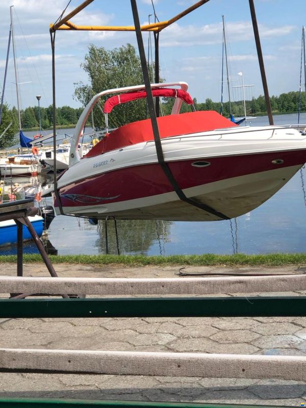 Rinker Captiva 262 Cuddy
