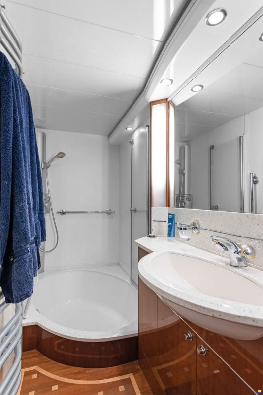 Princess 23M