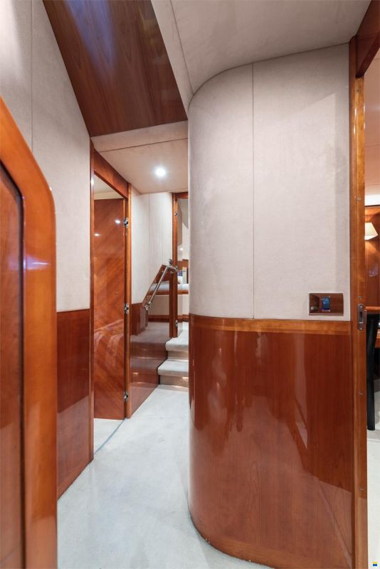 Princess 23M
