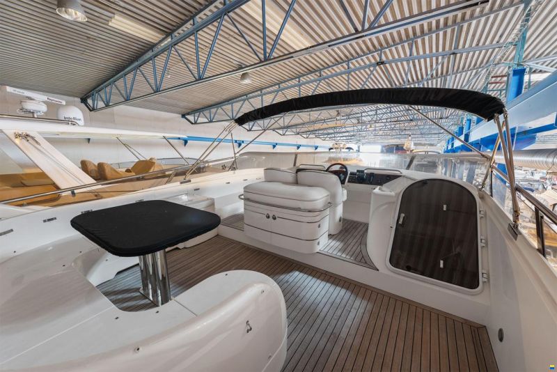 Princess 23M
