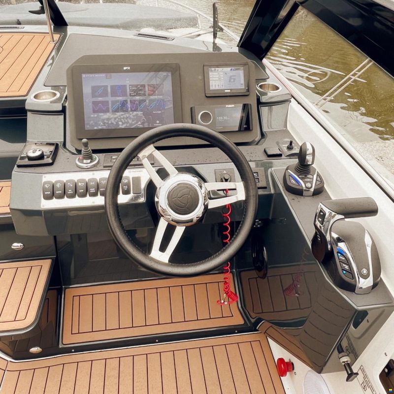 Parker 800 Cruiser