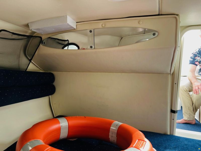 Rinker 212 Festiva Cuddy