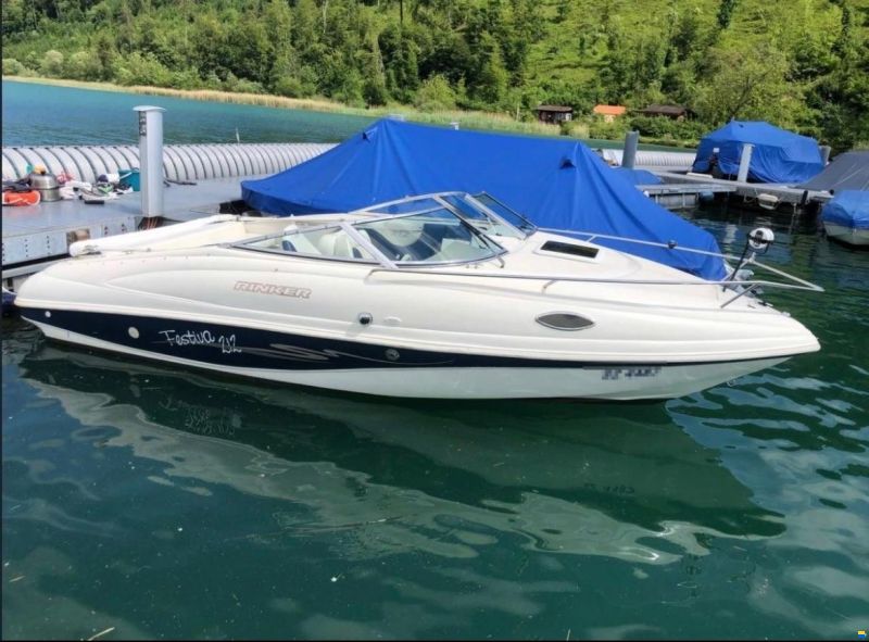 Rinker 212 Festiva Cuddy
