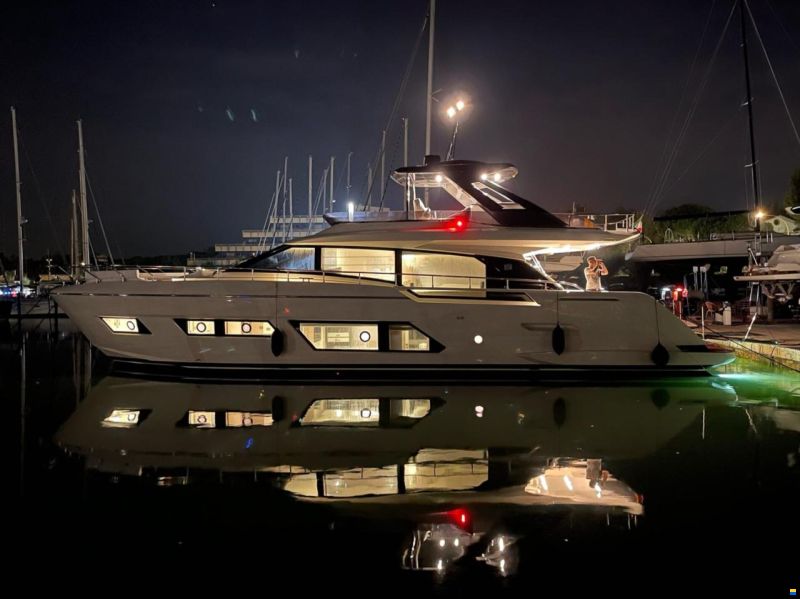 Ferretti 670