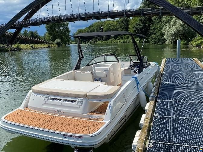 Bayliner VR 6 Wake