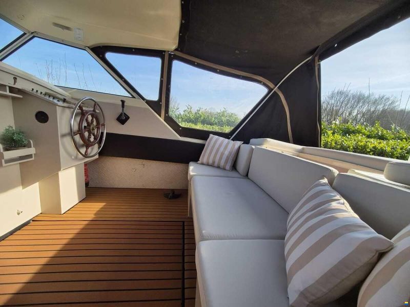 Marco Yachts 810 AK