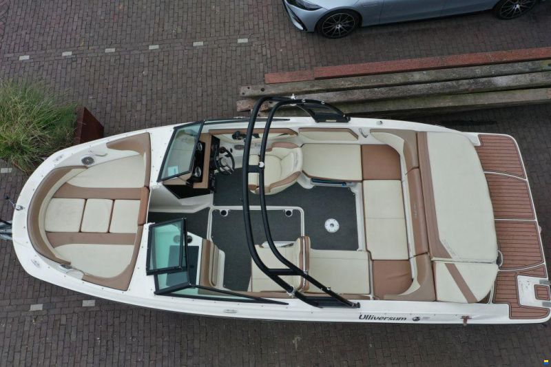 Sea Ray 210SPX