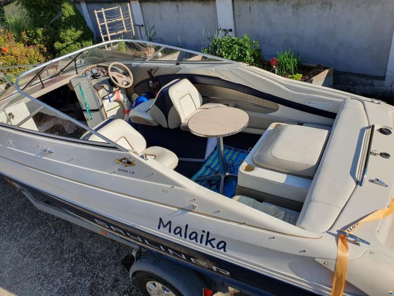 Bayliner Capri 2052