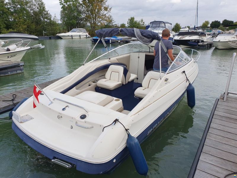Bayliner Capri 2052