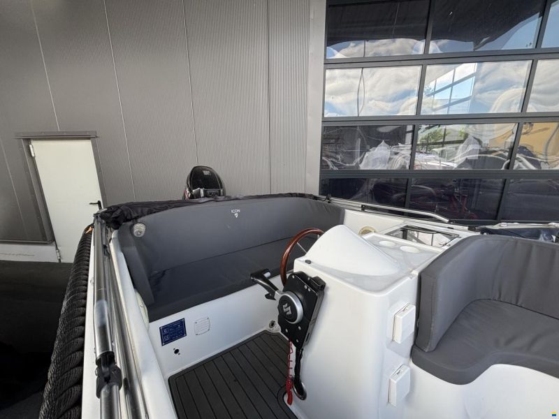 Boatbuilding Motor Yacht Icon 475 IS
