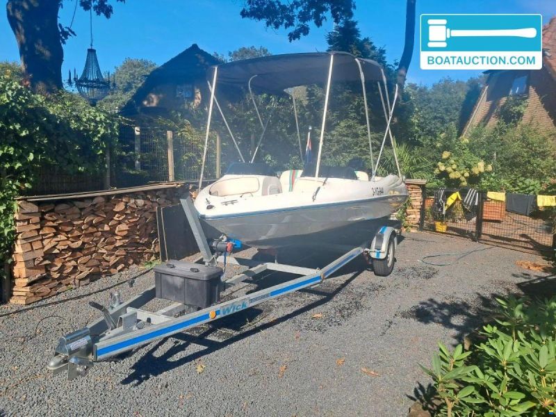 Dynamic 5000 Bowrider