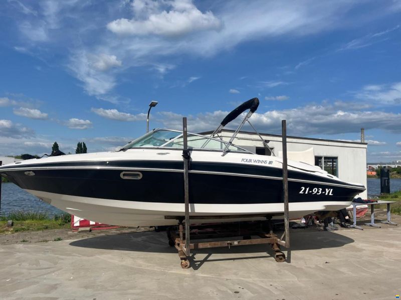 Four Winns H240