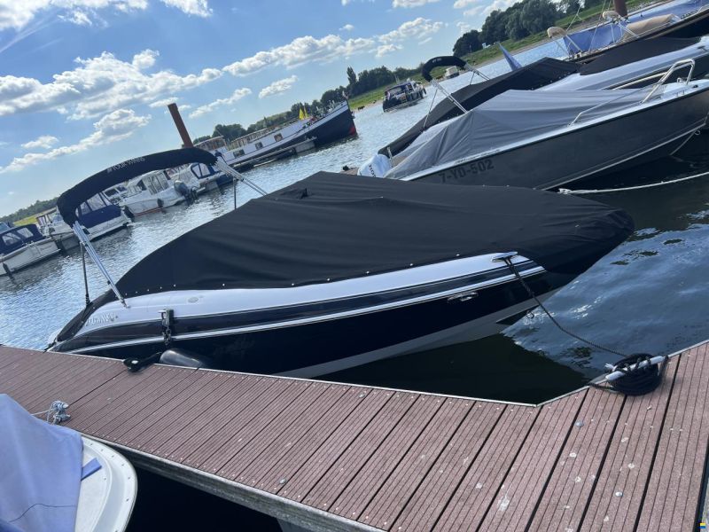 Four Winns H240