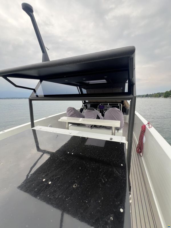 De Antonio D28 explorer