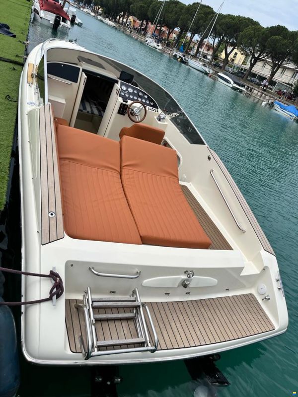 Tony Giugliano Amalfi 27