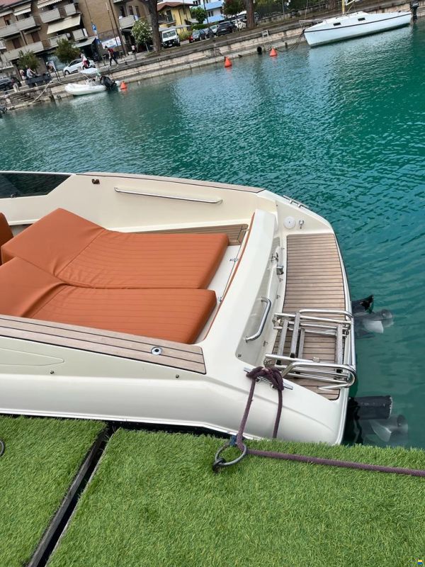 Tony Giugliano Amalfi 27