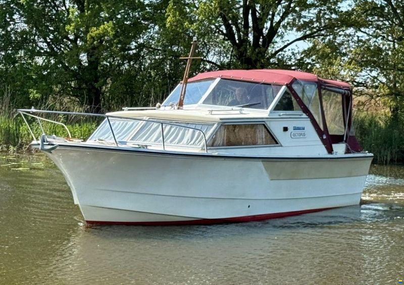 Marco Yachts 720