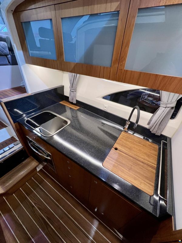 Marex 310 Sun Cruiser