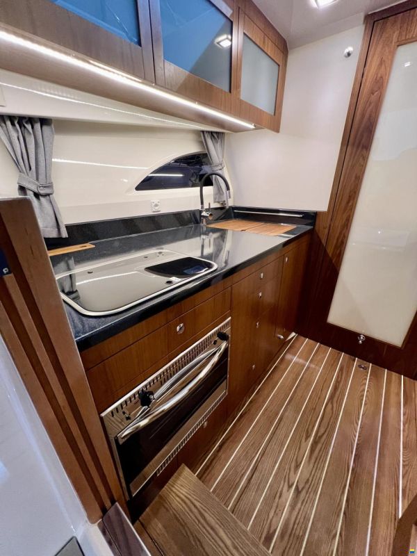 Marex 310 Sun Cruiser