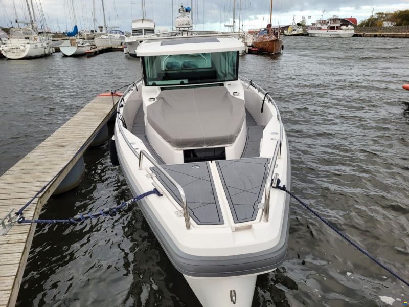 Axopar 37 Cabin