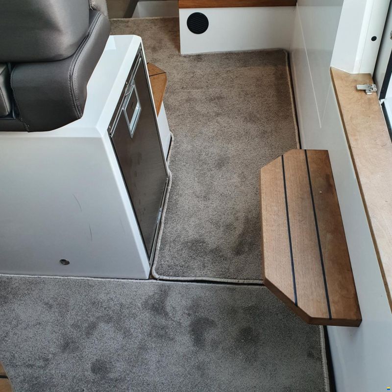 Axopar 37 Cabin