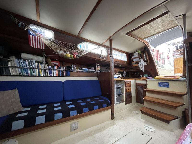 Islander 36 Tall rig