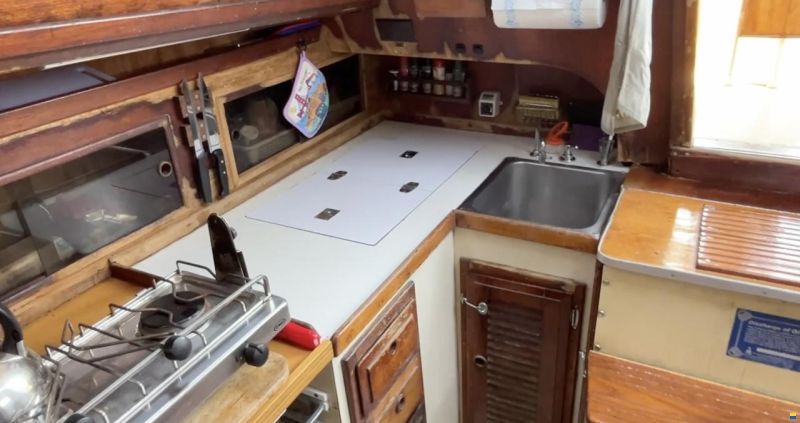 Islander 36 Tall rig