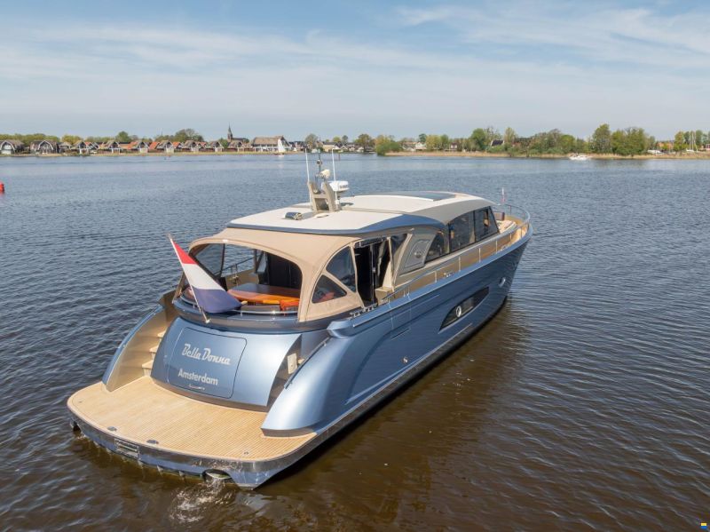 Holterman & De Vries 53 Commander