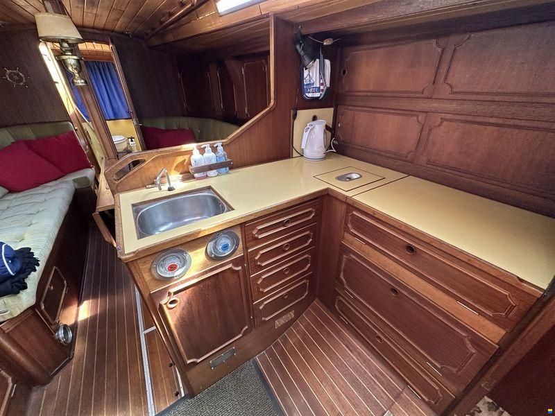 HELMSMAN 35