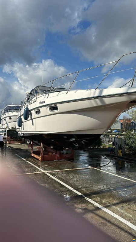 Sealine S37