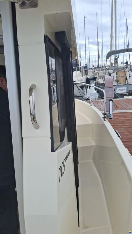 Quicksilver 705 PILOTHOUSE