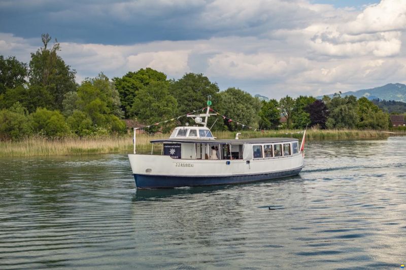Portier Fahrgastschiff mit Bootplatz