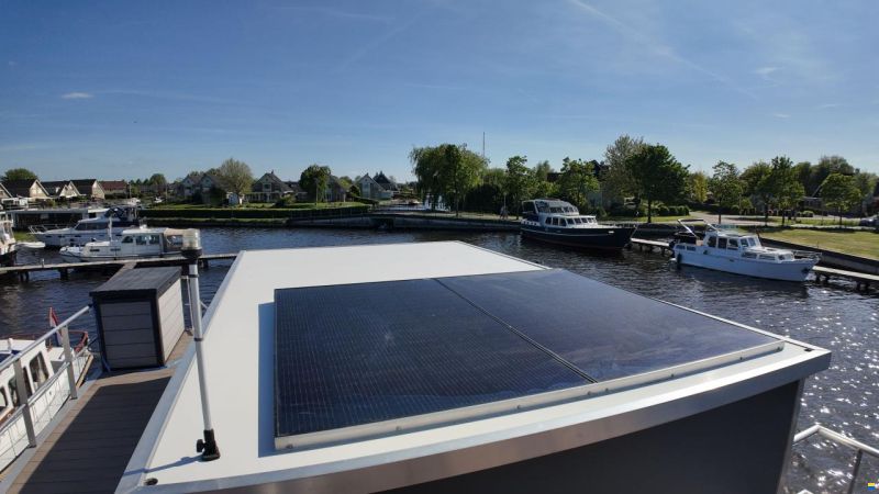 DL-Boats Houseboat