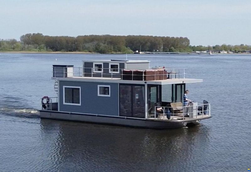 DL-Boats Houseboat